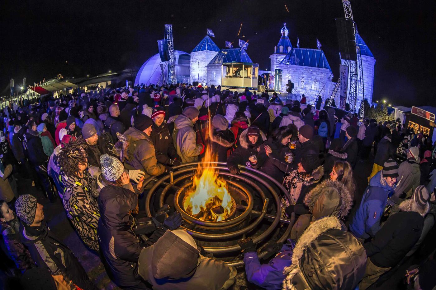 QDa-carnaval-quebec-soir-palais