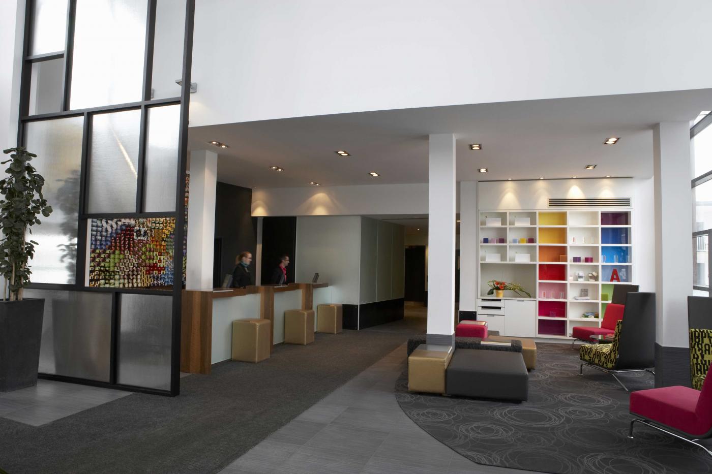 Alt-Hotel-reception