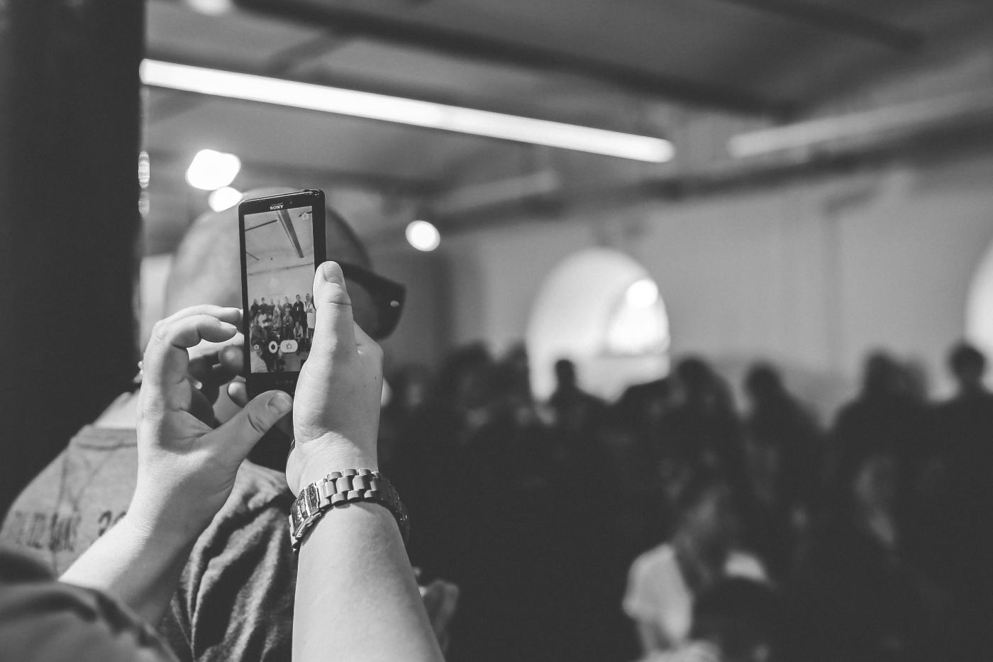 mains telephone-technology-photo-streaming