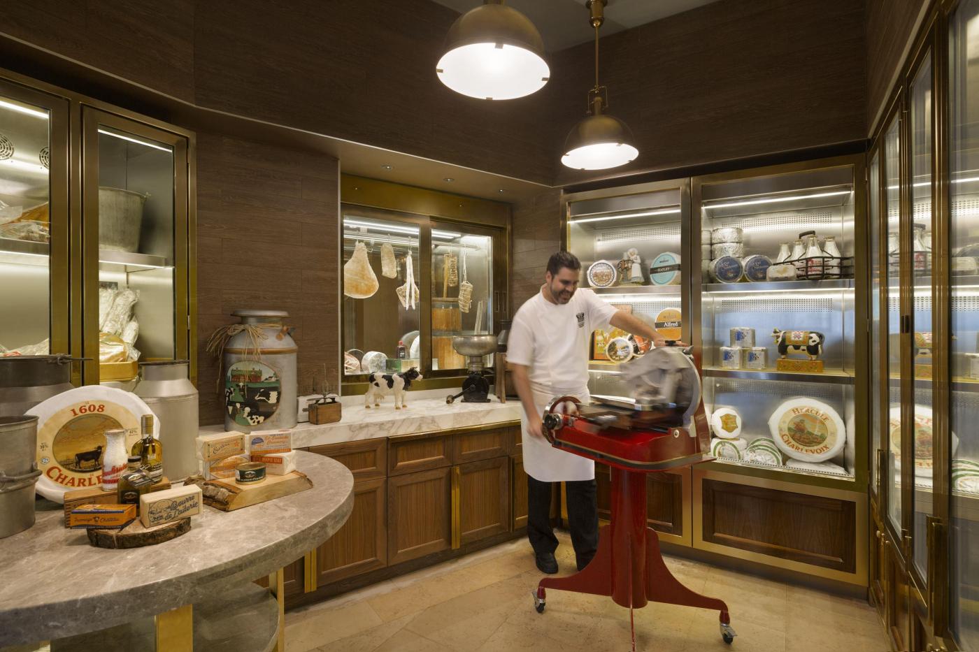 Fairmont Le Château Frontenac - Cheese cellar at the restaurant of the Fairmont Le Château Frontenac hotel