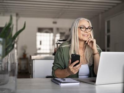 femme-travail-work-computer-home