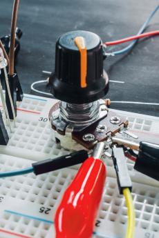 Québec City's electronics and optics/photonics industrie