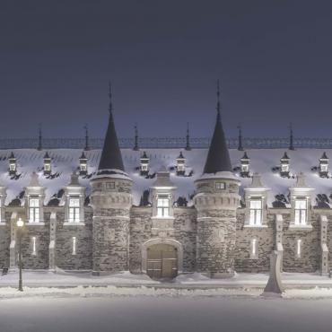 manege-militaire-qc-facade-hiver-1400x900