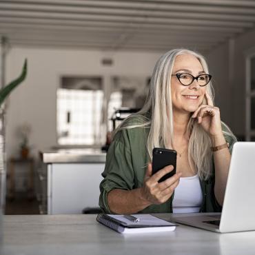 femme-travail-work-computer-home
